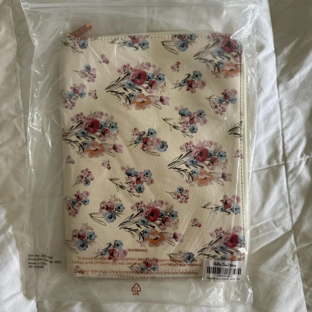 Matilda Jane On The Go Vegan Floral Zip Tablet Tech Organizer Travel Case